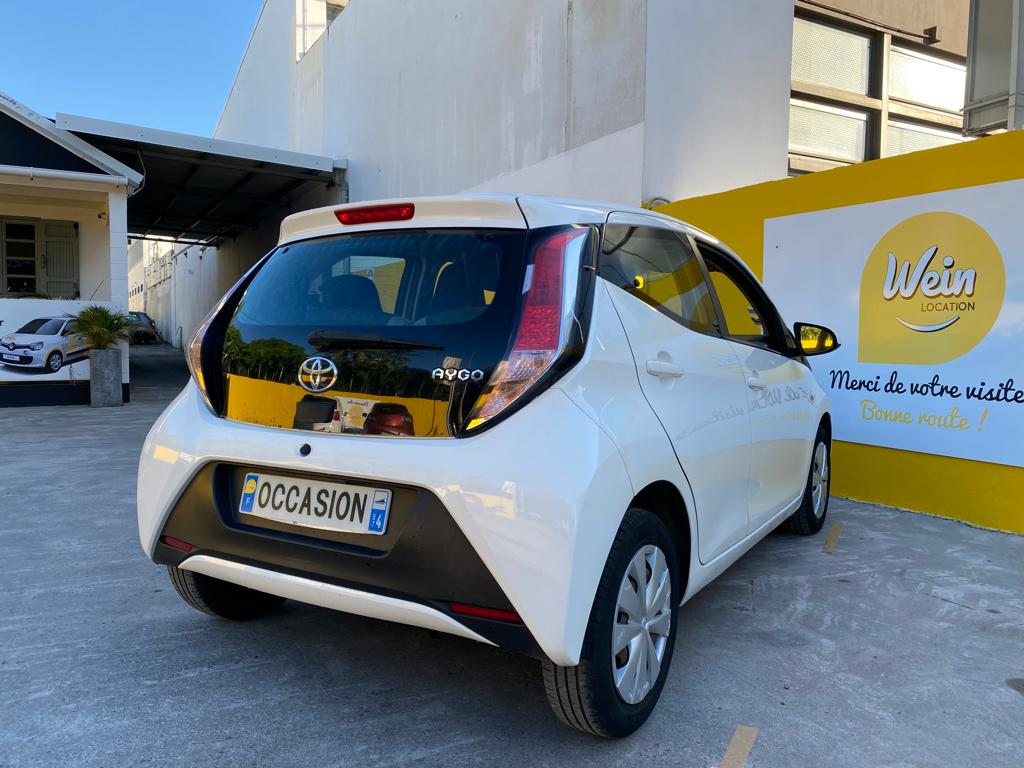 TOYOTA Aygo 5 Portes 70 CH - photo 2