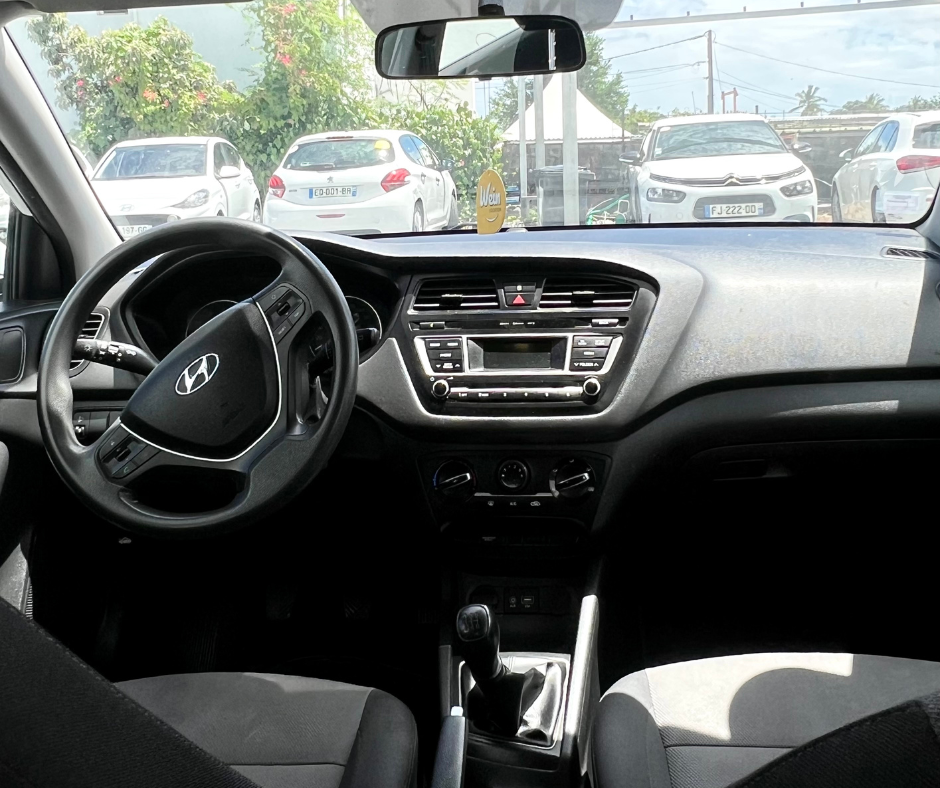 HYUNDAI i20 - photo 2